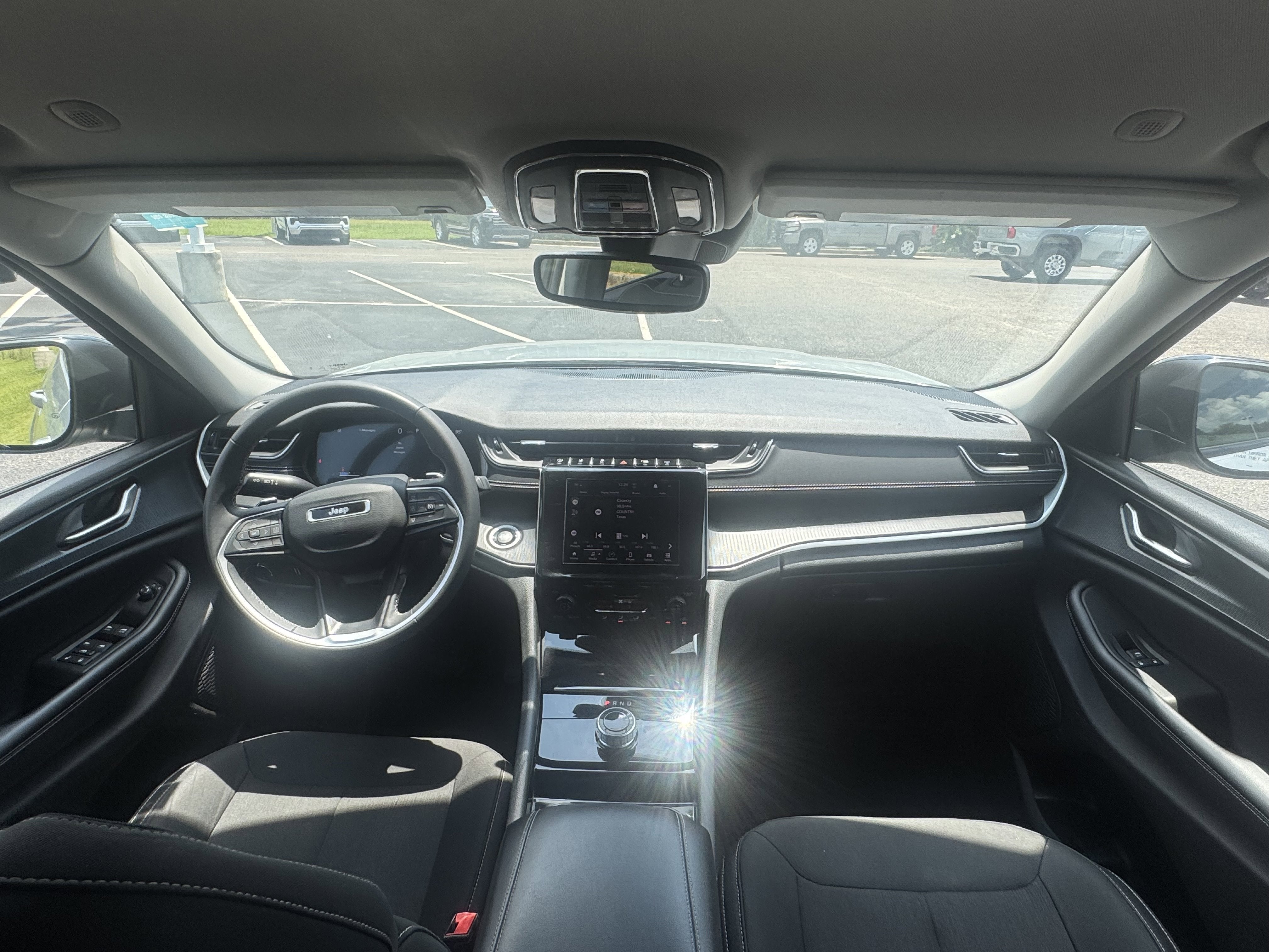 2023 Jeep Grand Cherokee L Laredo