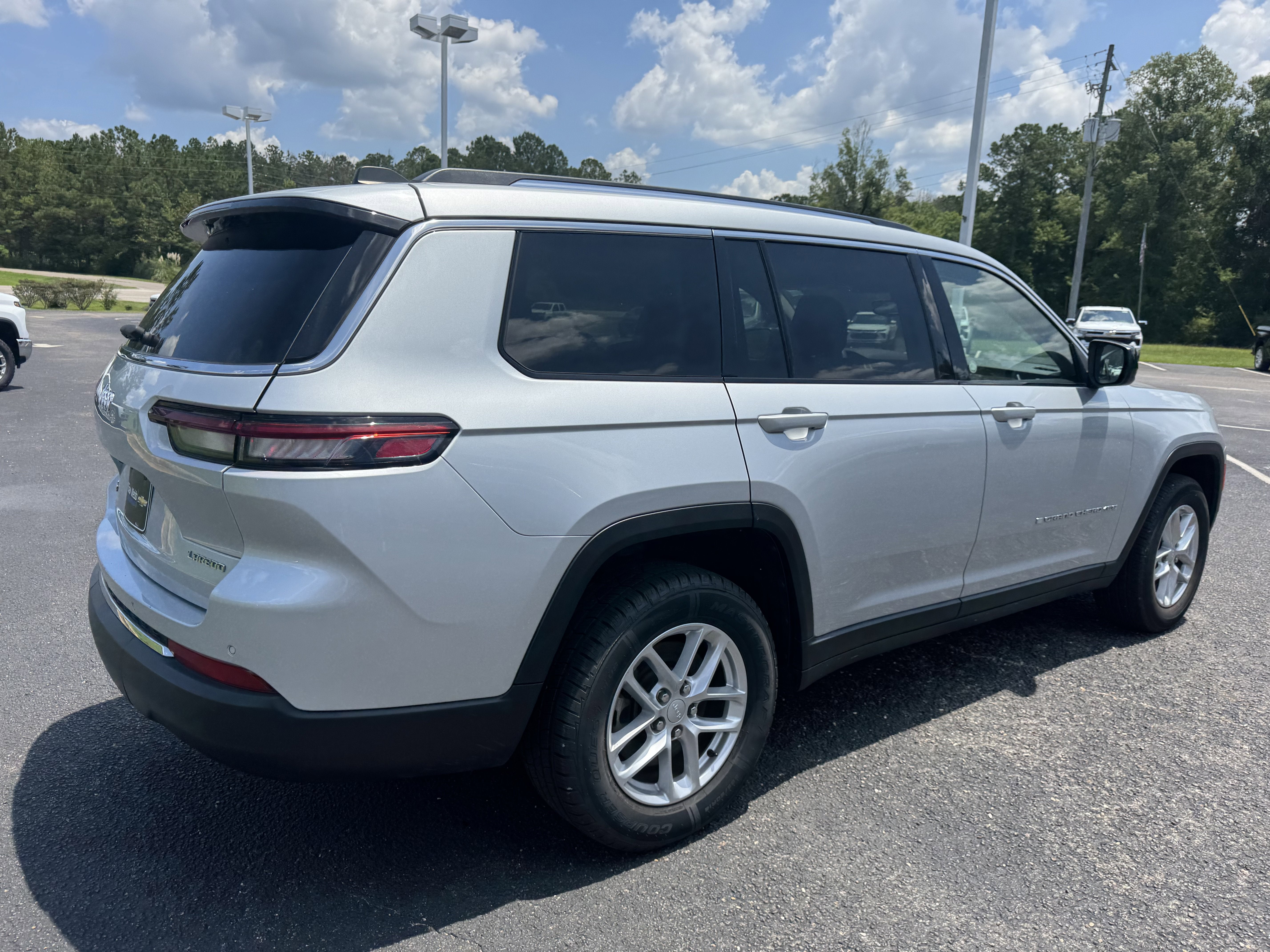 2023 Jeep Grand Cherokee L Laredo
