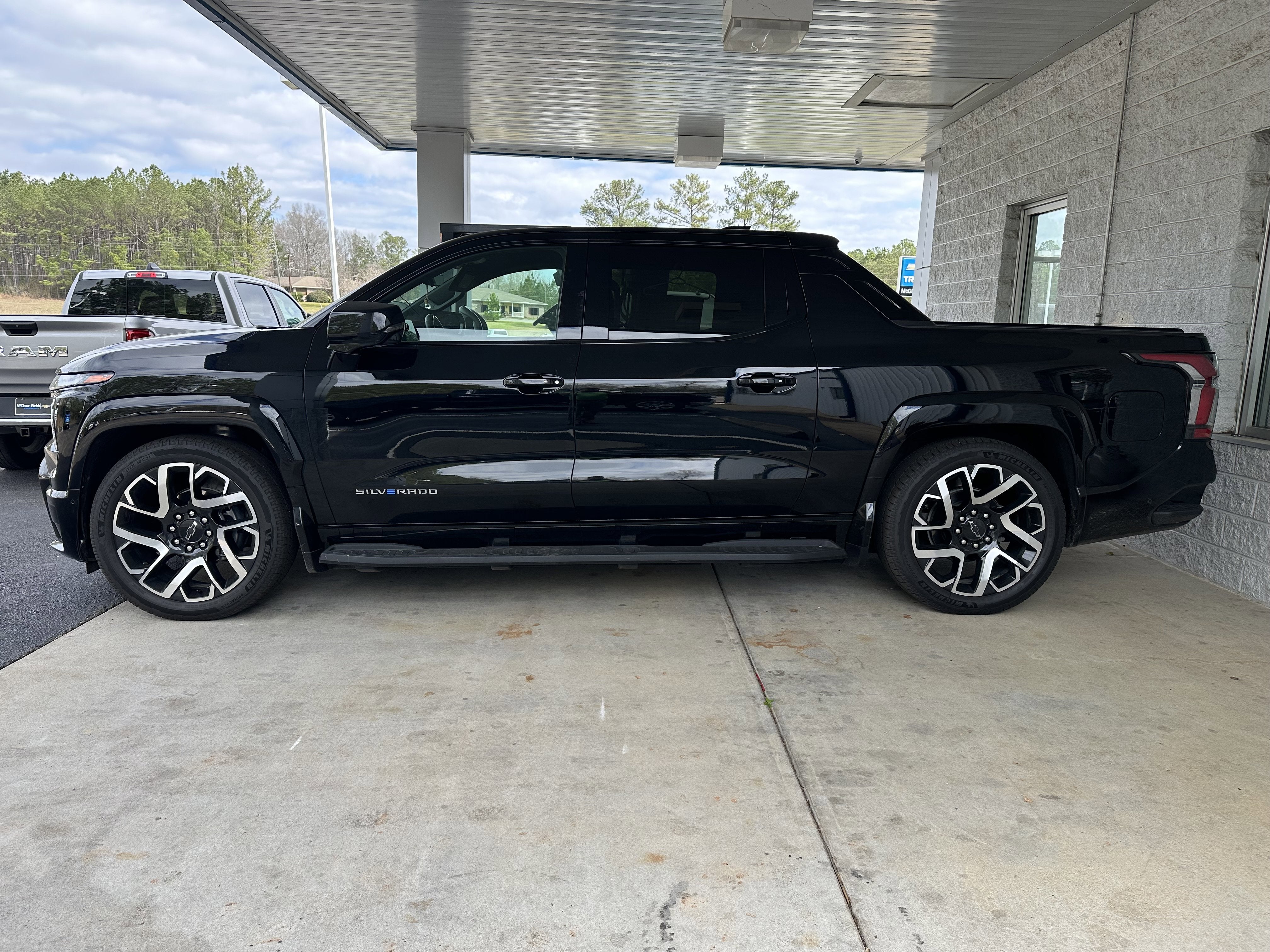 2024 Chevrolet Silverado EV RST