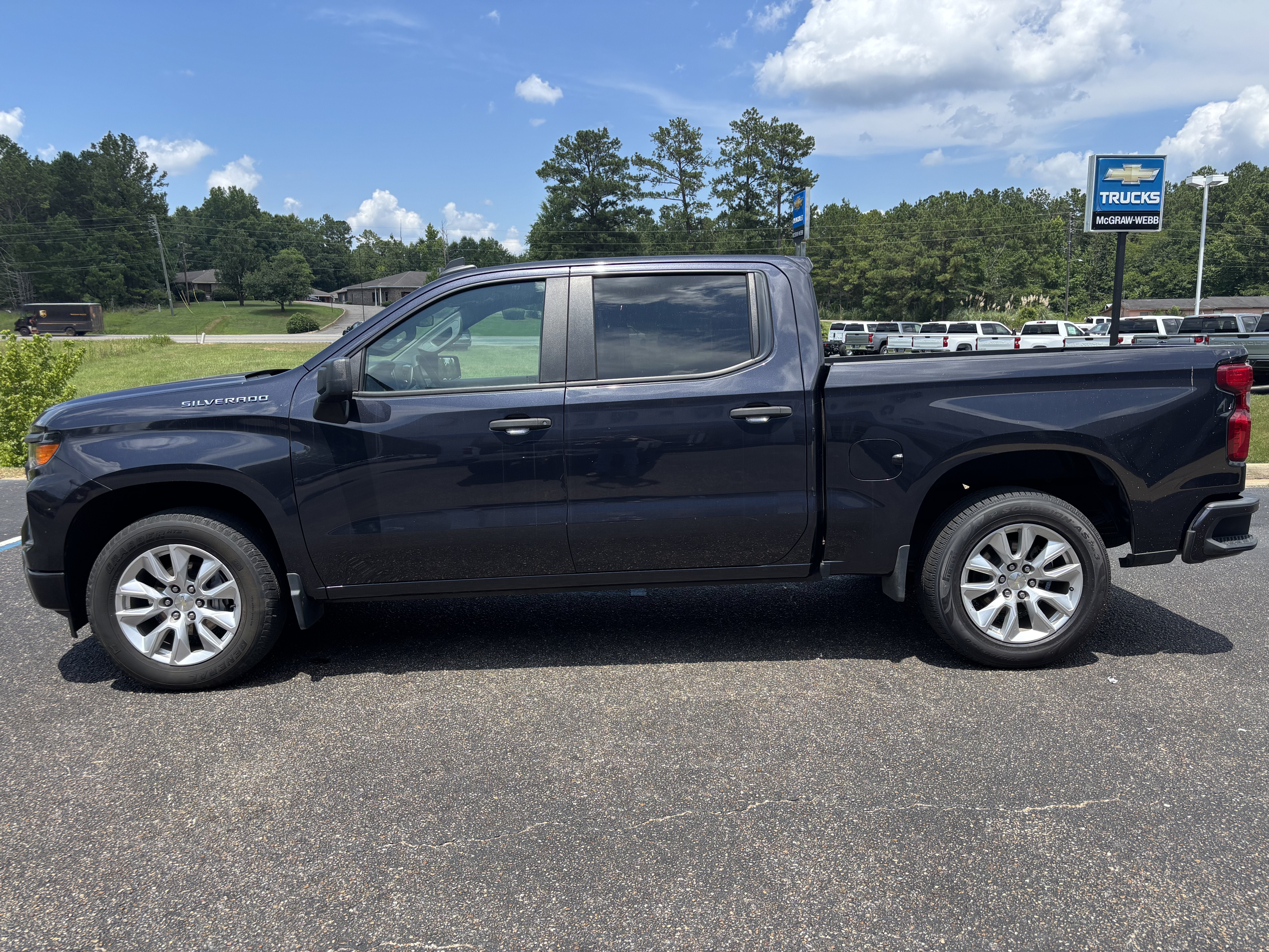 2022 Chevrolet Silverado 1500 Custom