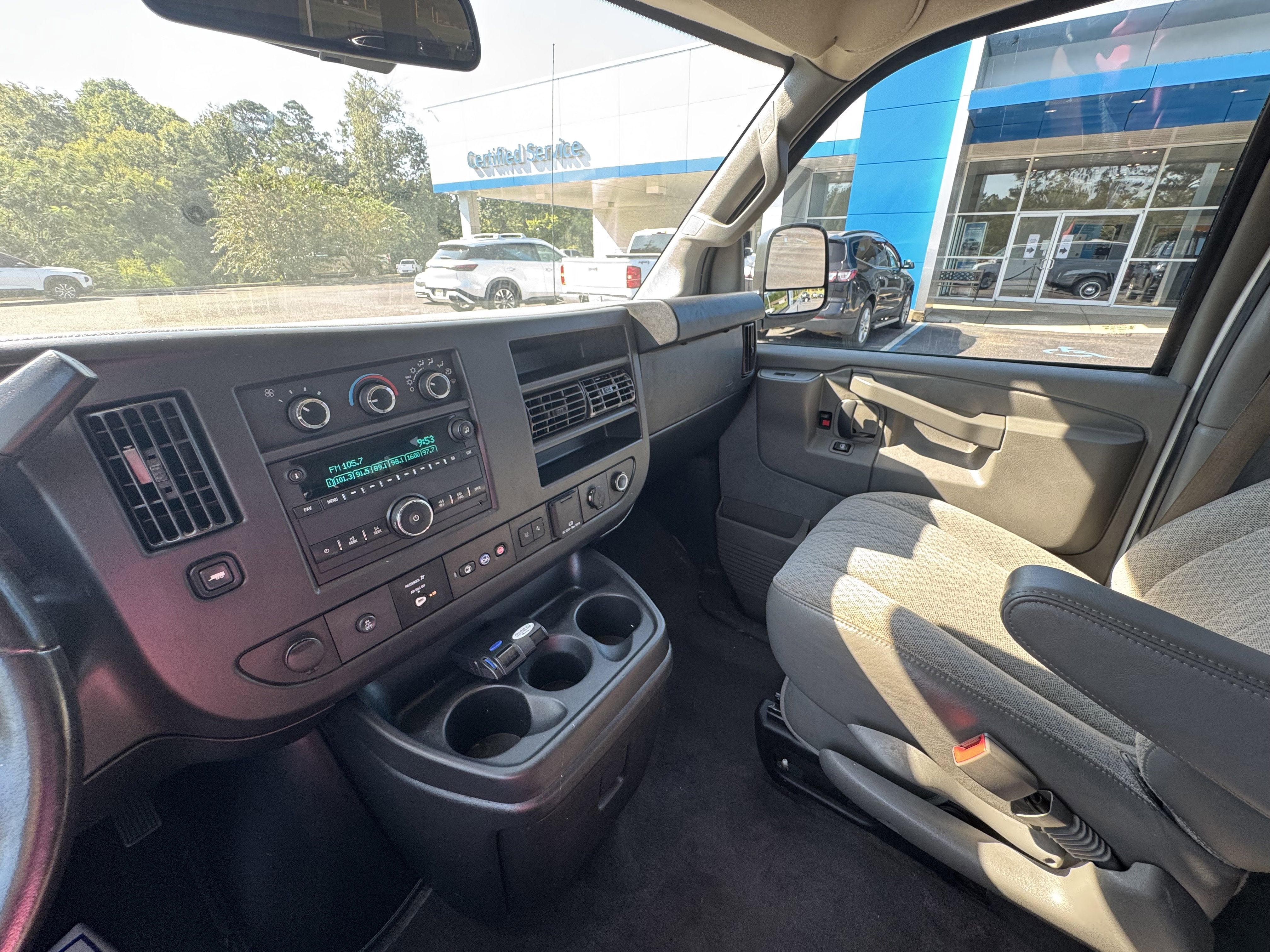 2020 GMC Savana Passenger 3500 LT