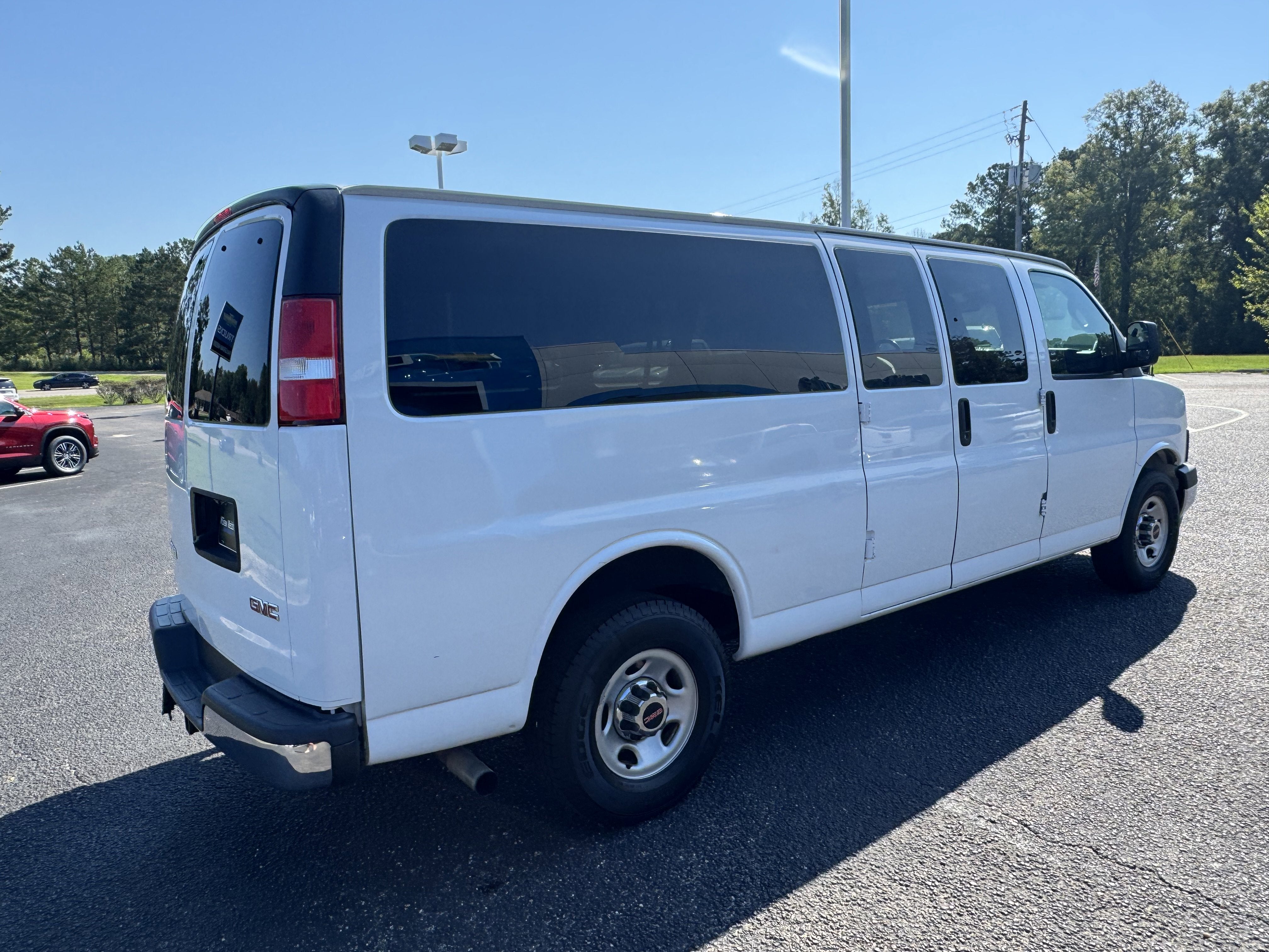 2020 GMC Savana Passenger 3500 LT