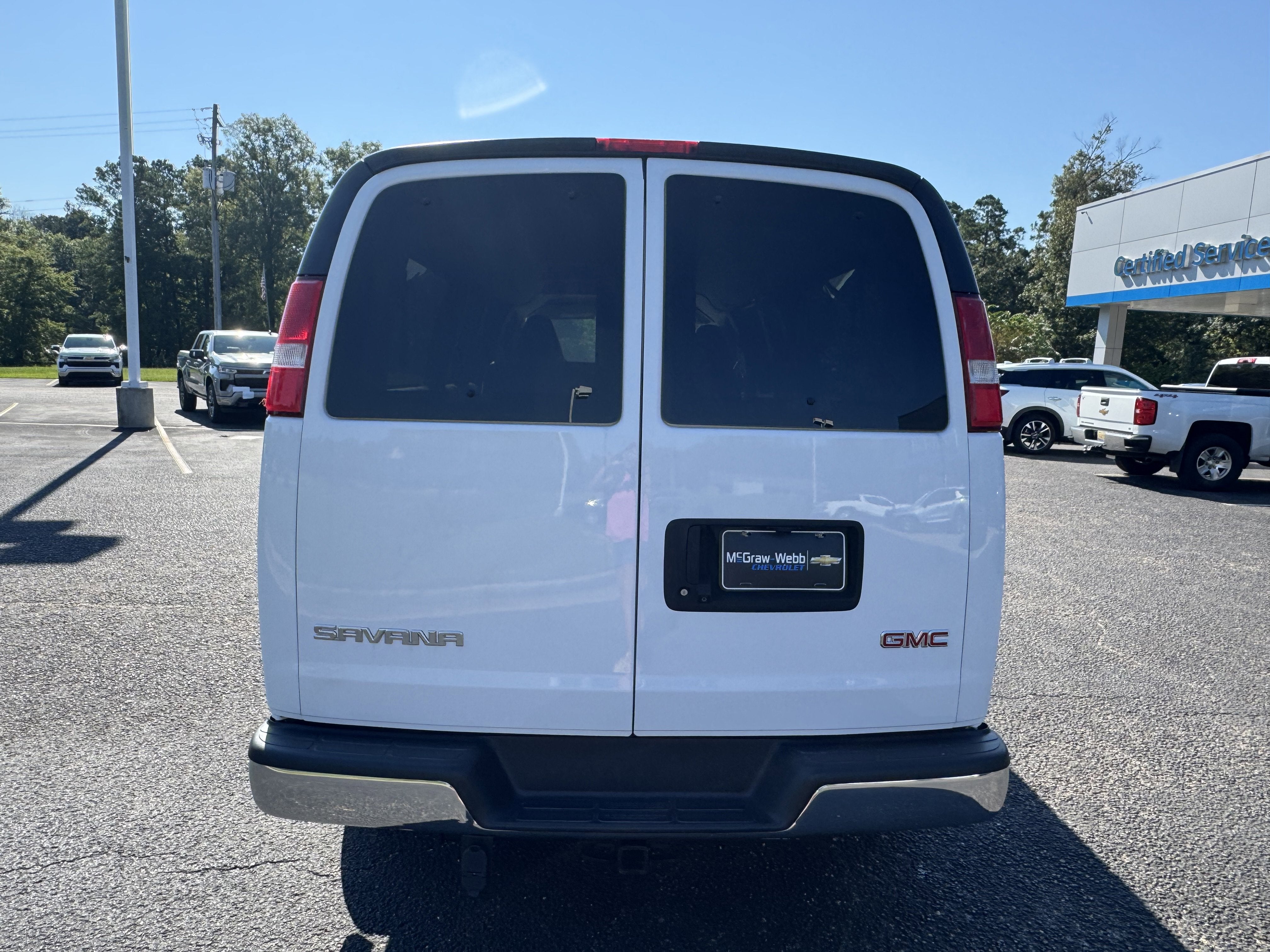 2020 GMC Savana Passenger 3500 LT