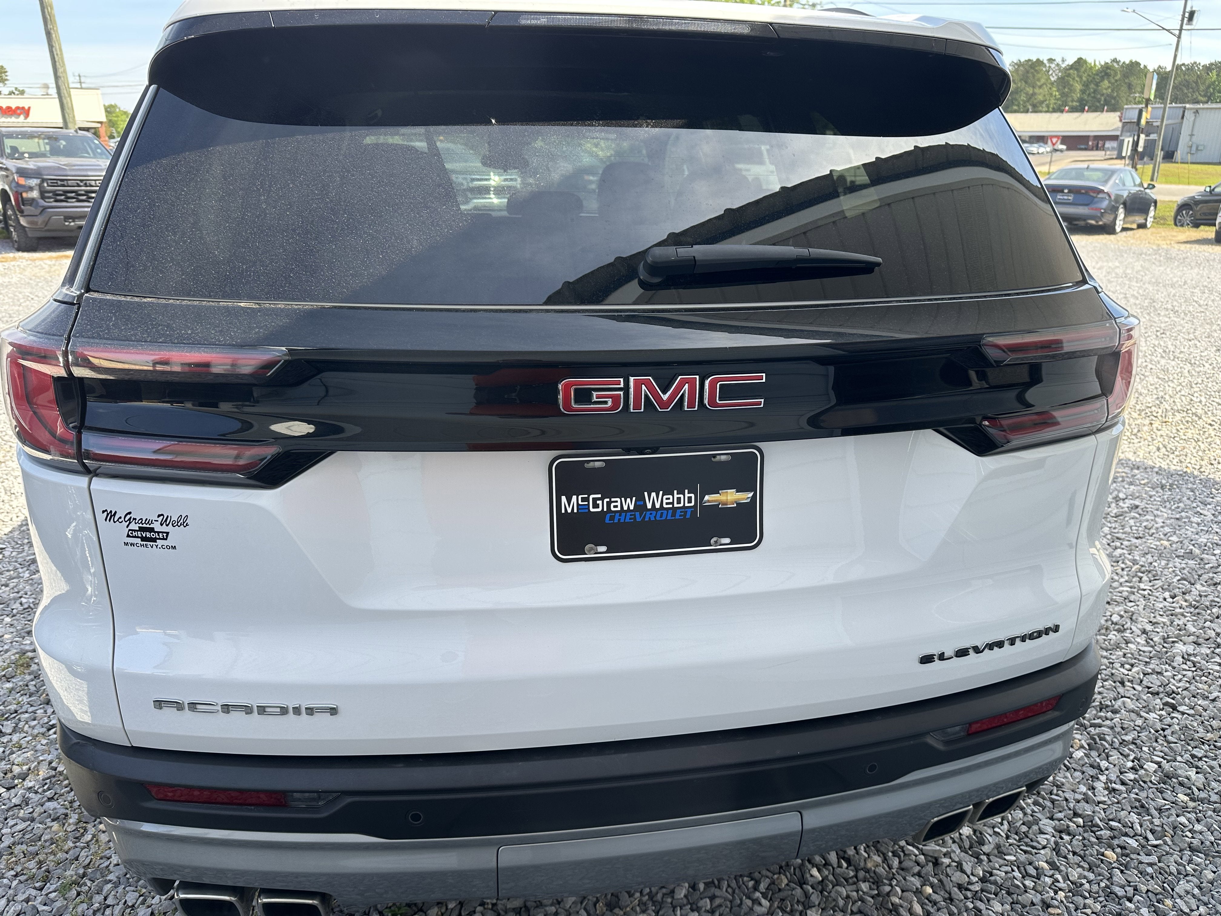 2025 GMC Acadia Elevation