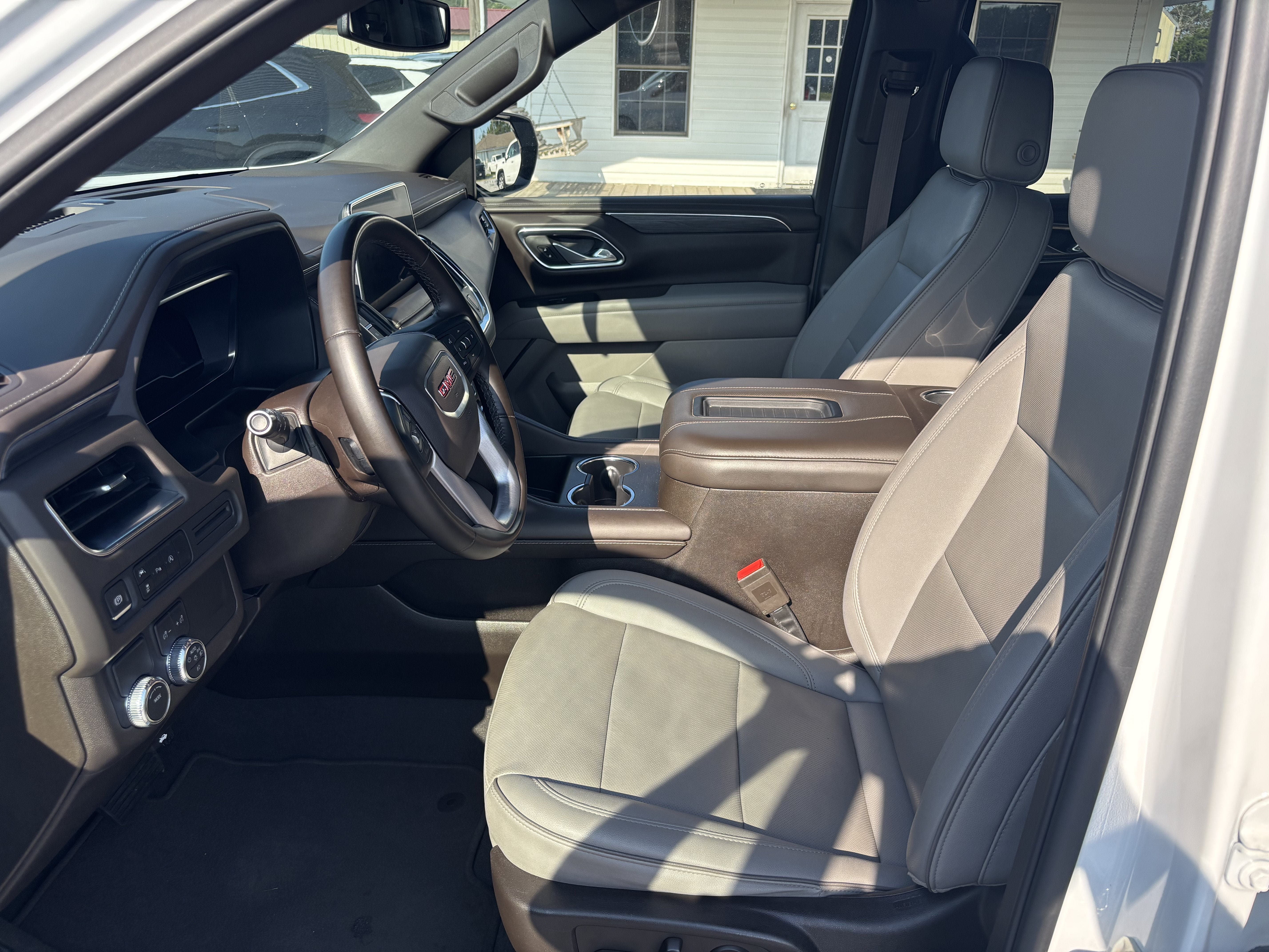2024 GMC Yukon SLT