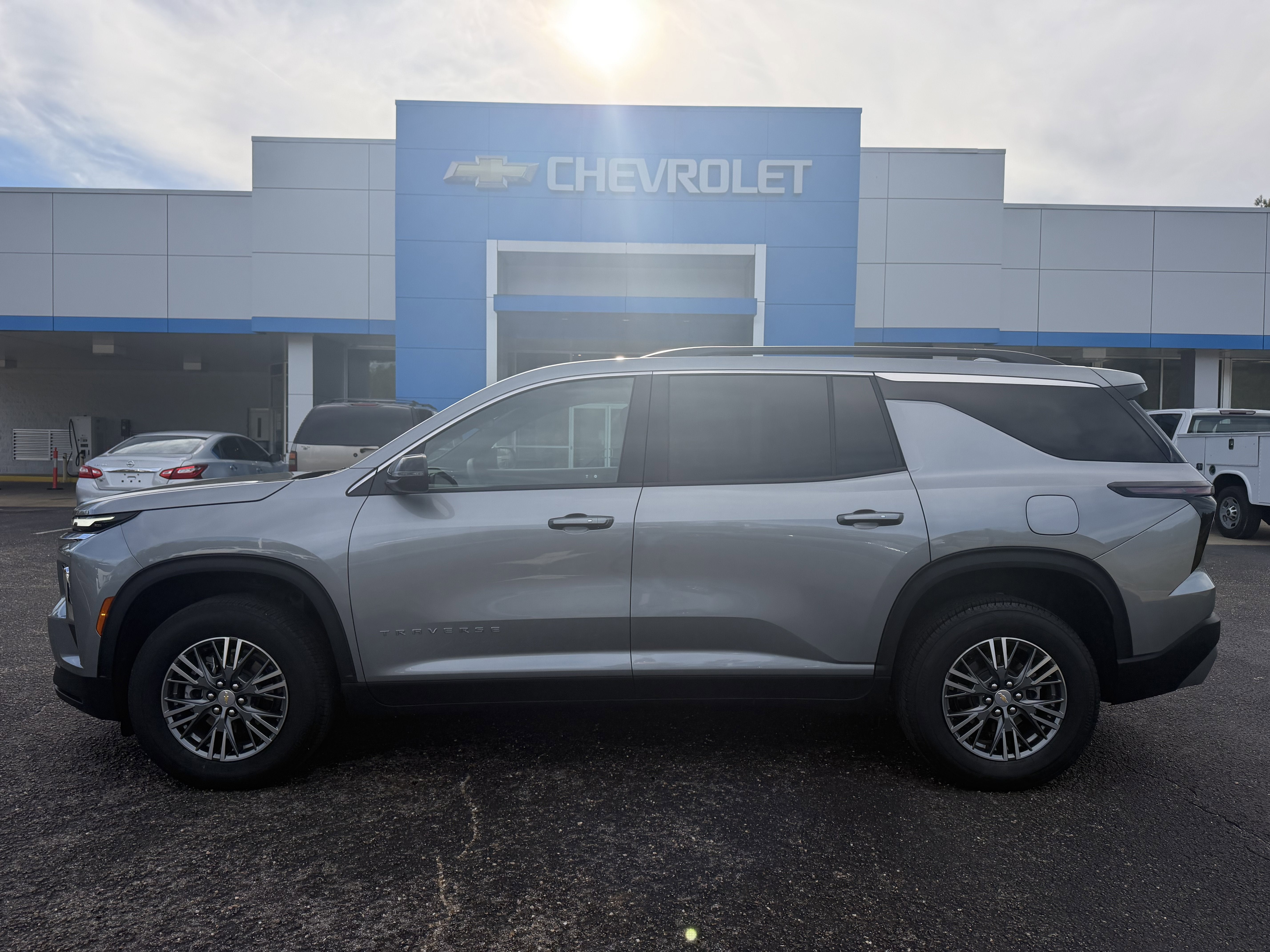 2025 Chevrolet Traverse LT