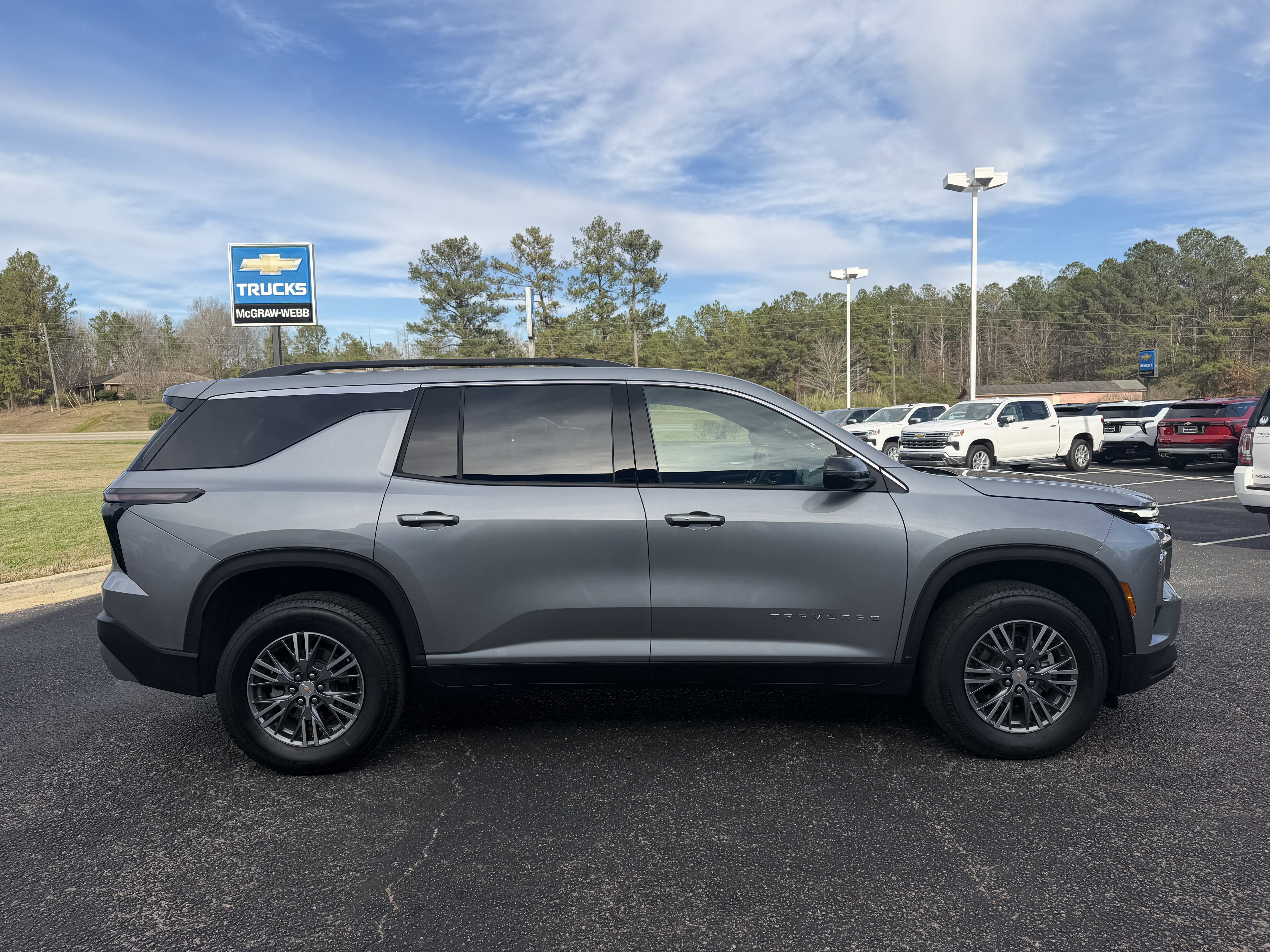2025 Chevrolet Traverse LT