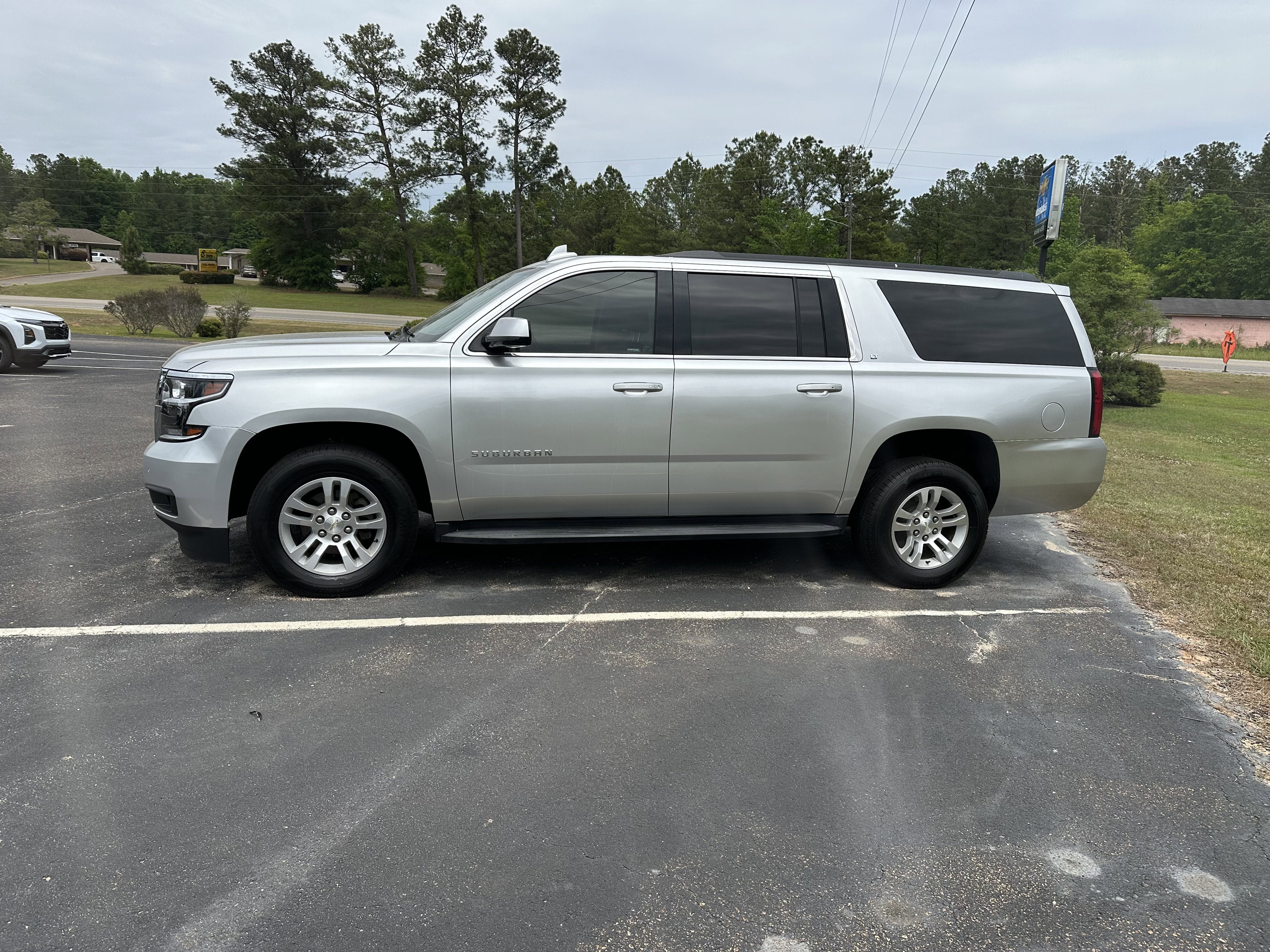 2019 Chevrolet Suburban LT