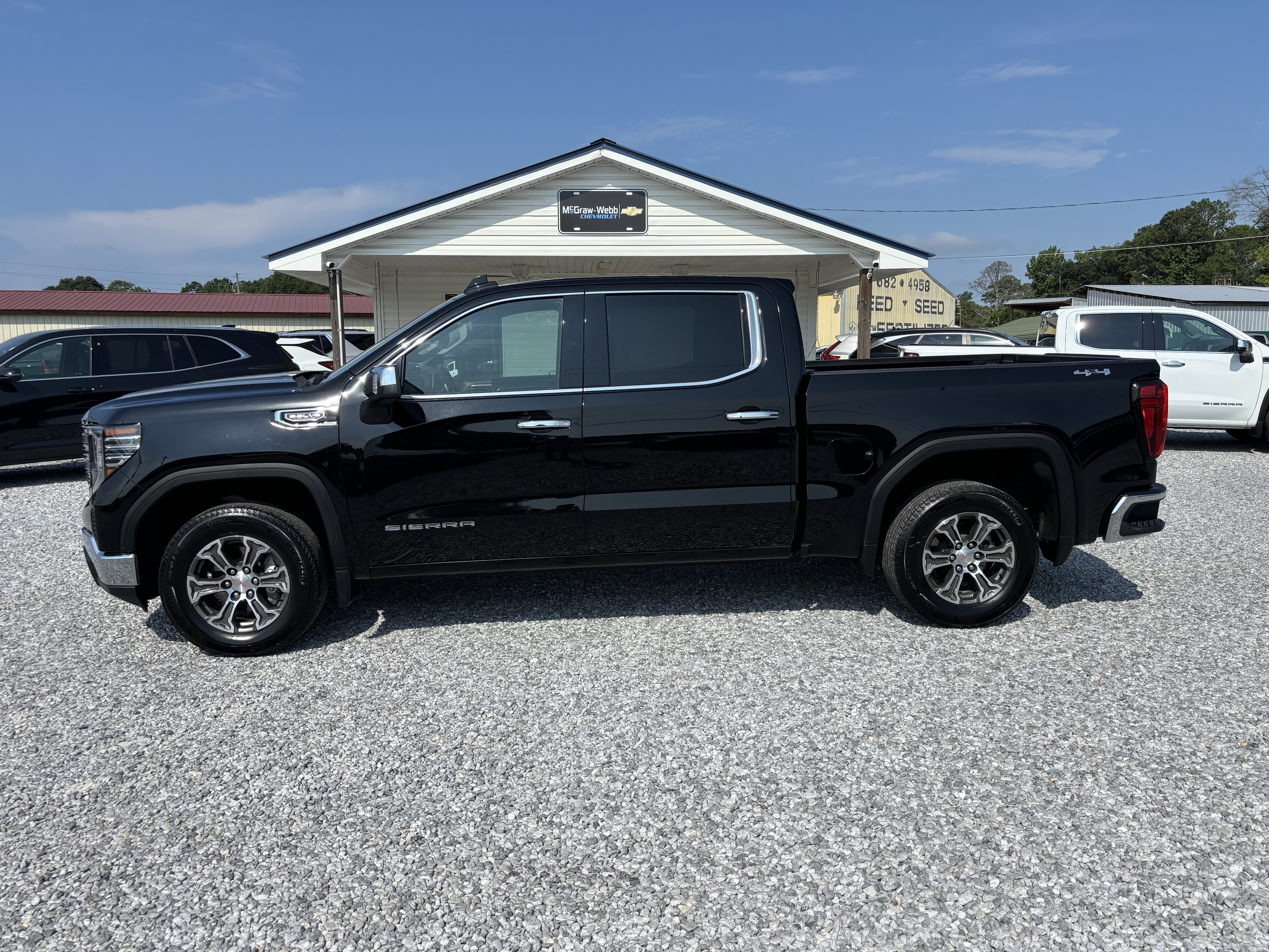 2025 GMC Sierra 1500 SLT