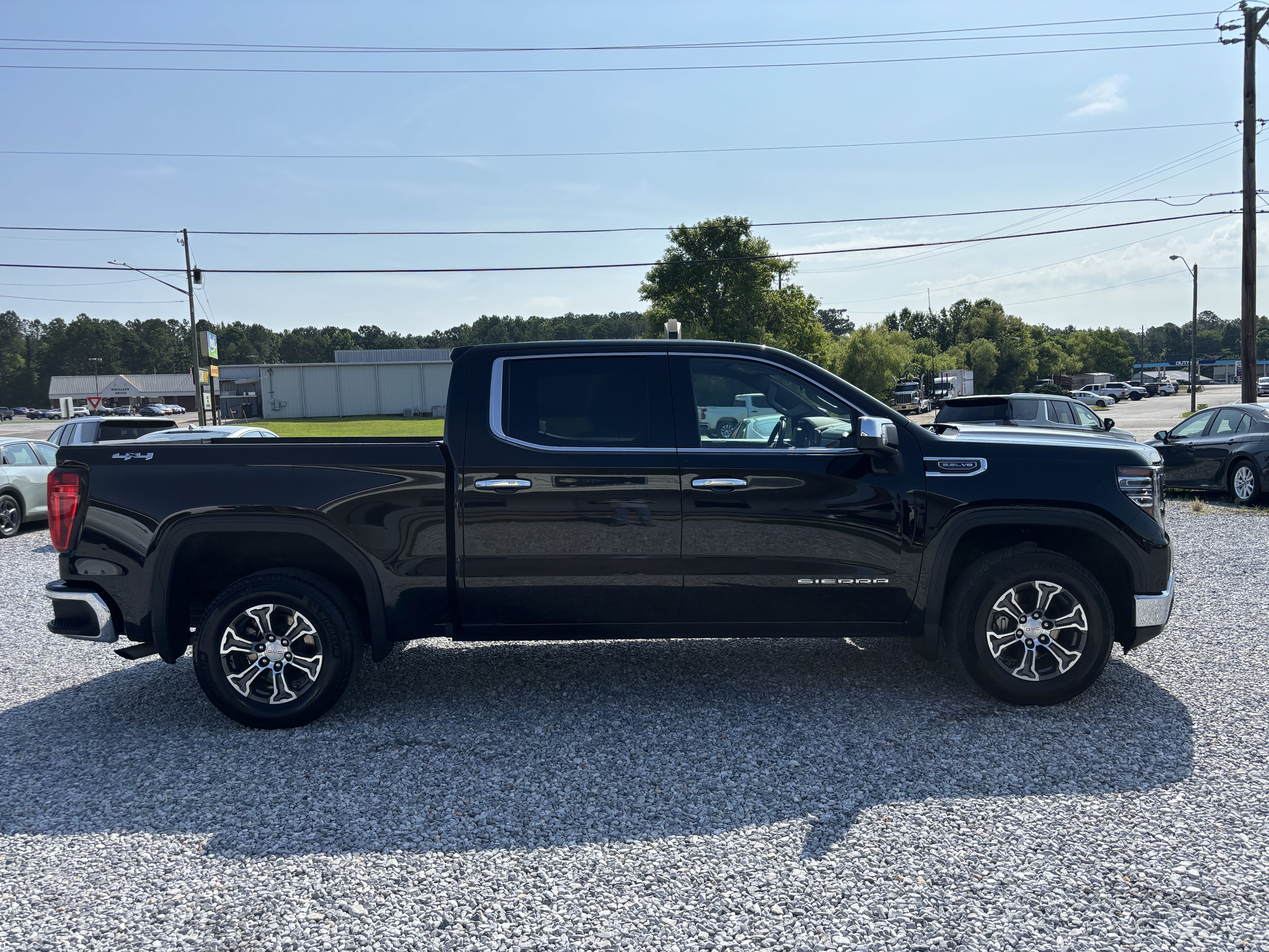 2025 GMC Sierra 1500 SLT