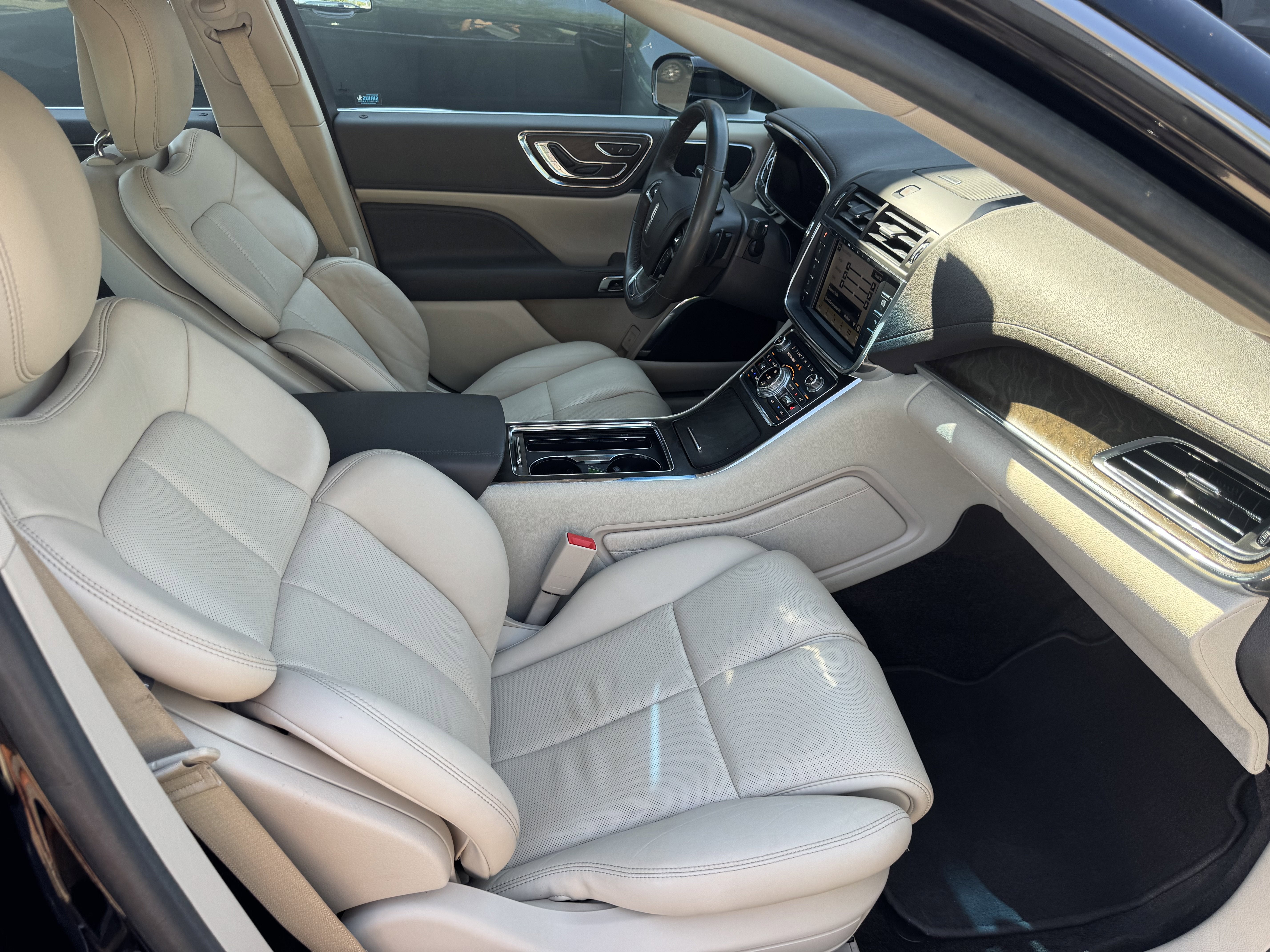 2017 Lincoln Continental Select