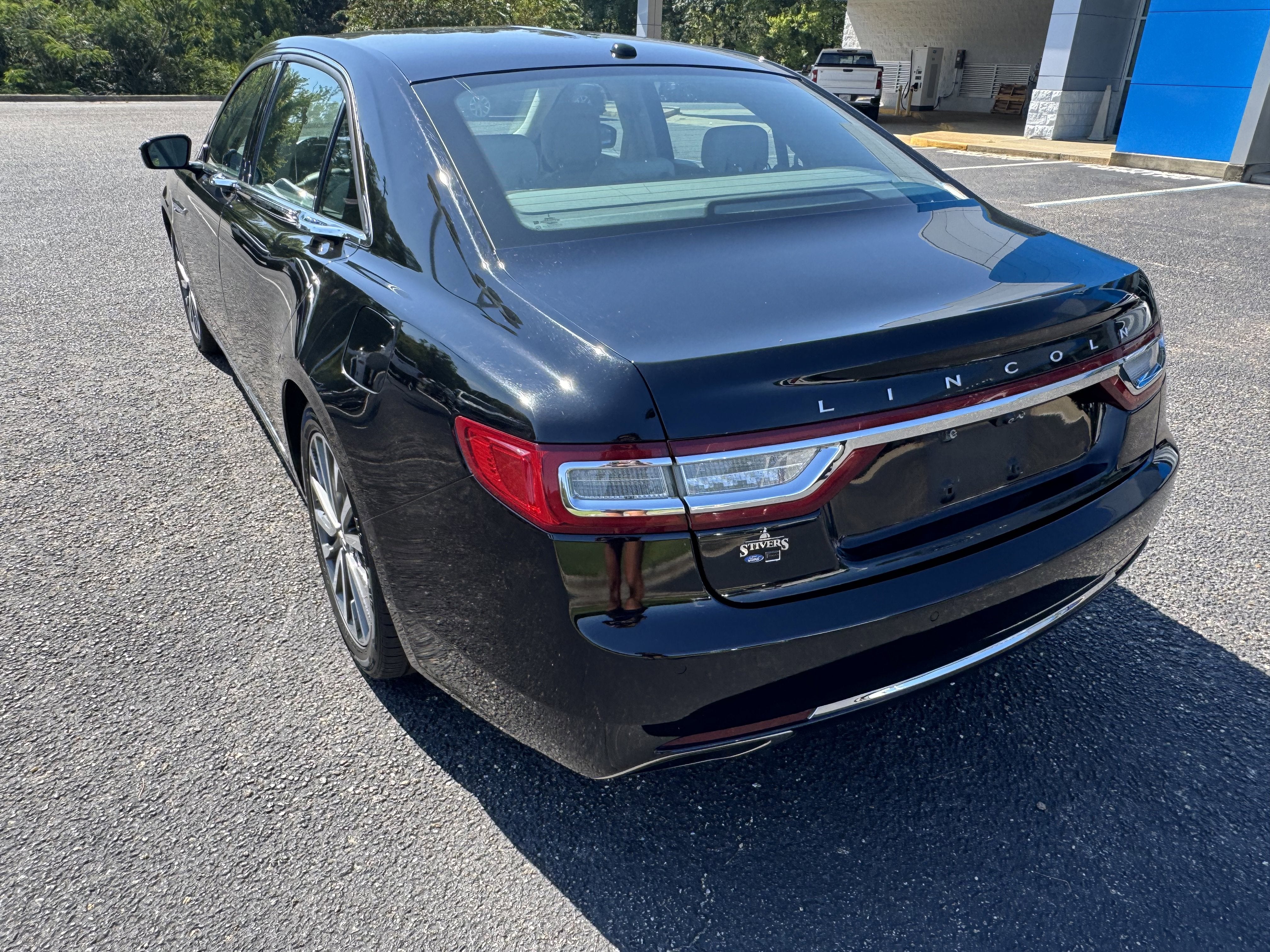 2017 Lincoln Continental Select