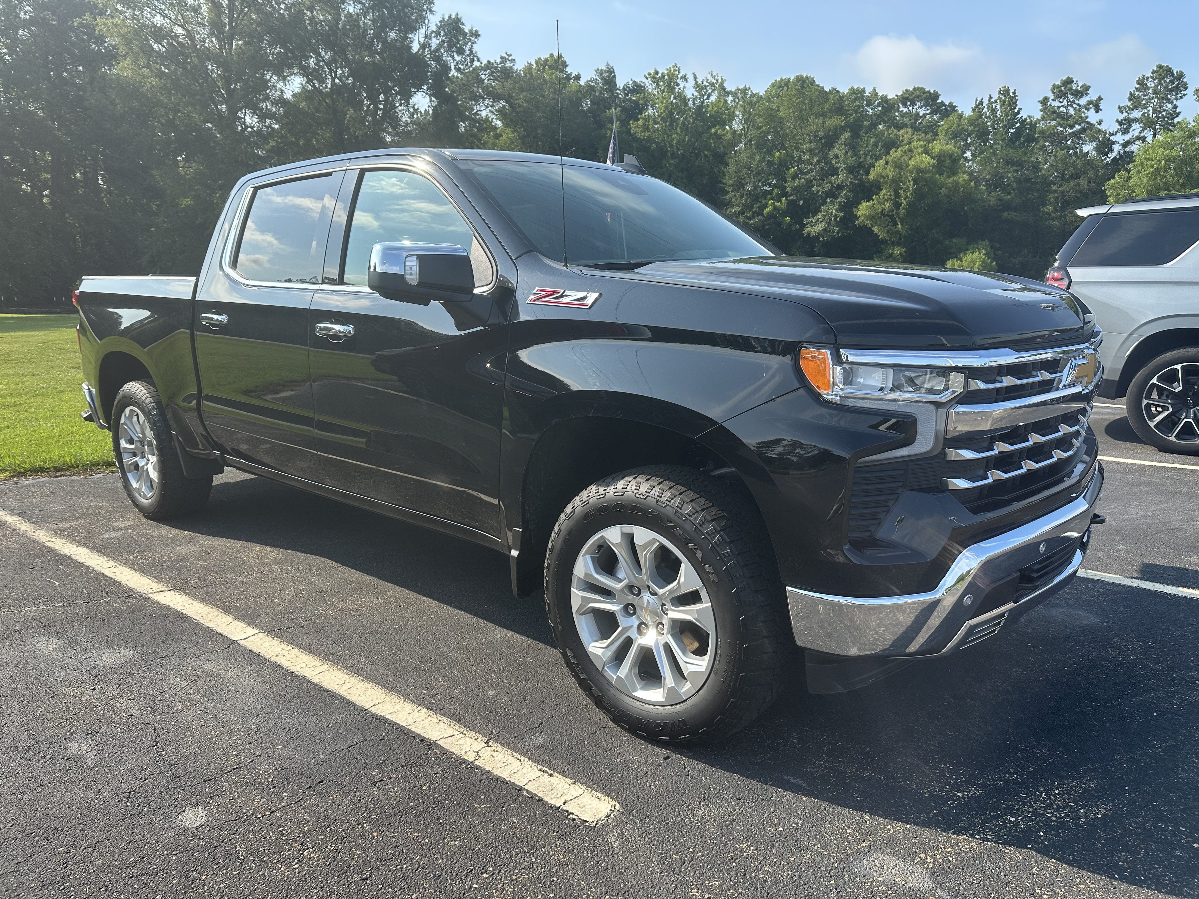 2025 Chevrolet Silverado 1500 LTZ