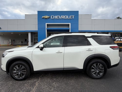 2024 Nissan Pathfinder SV