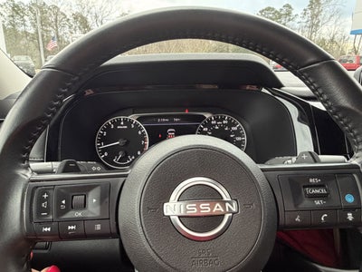 2024 Nissan Pathfinder SV