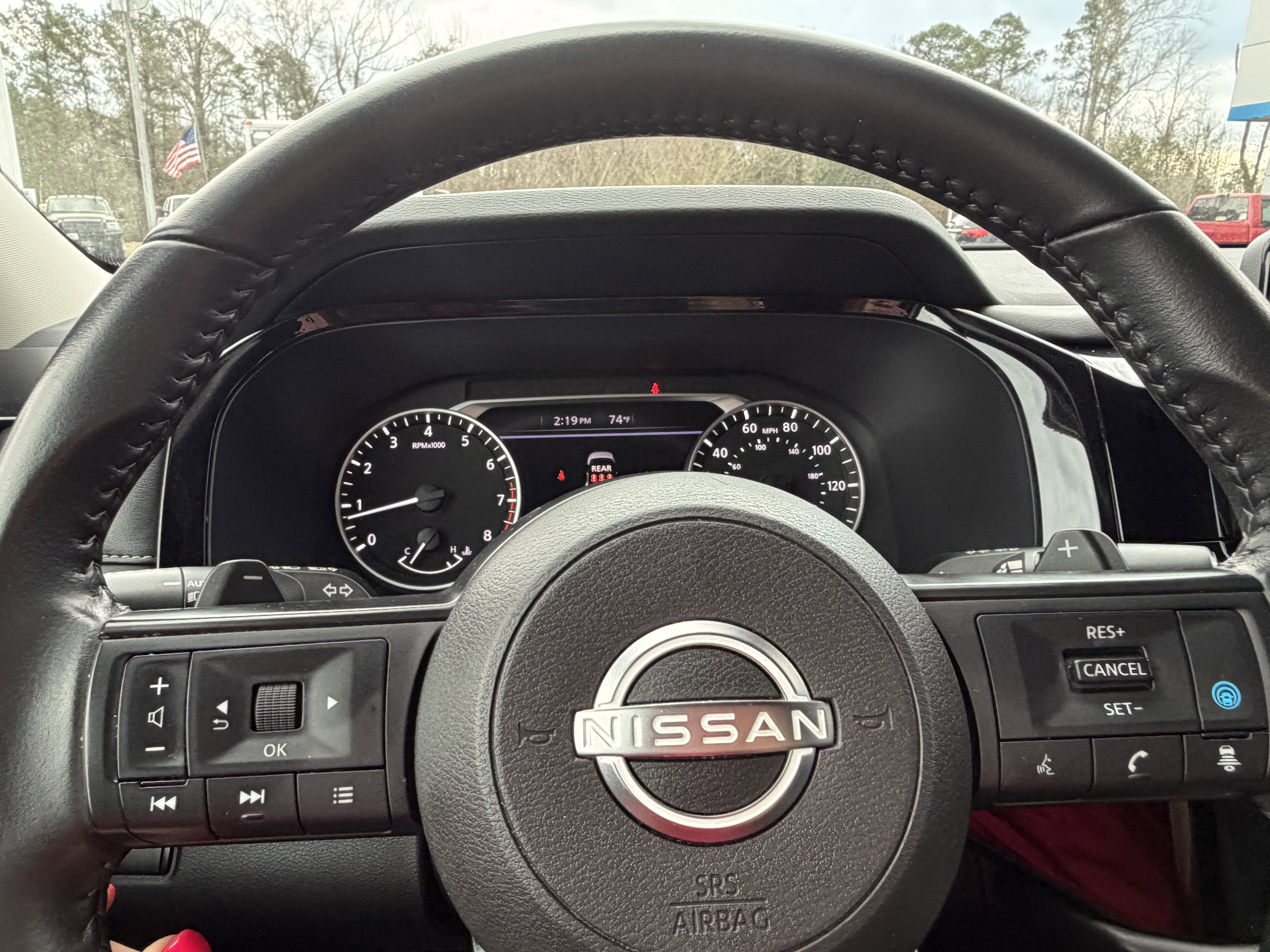 2024 Nissan Pathfinder SV