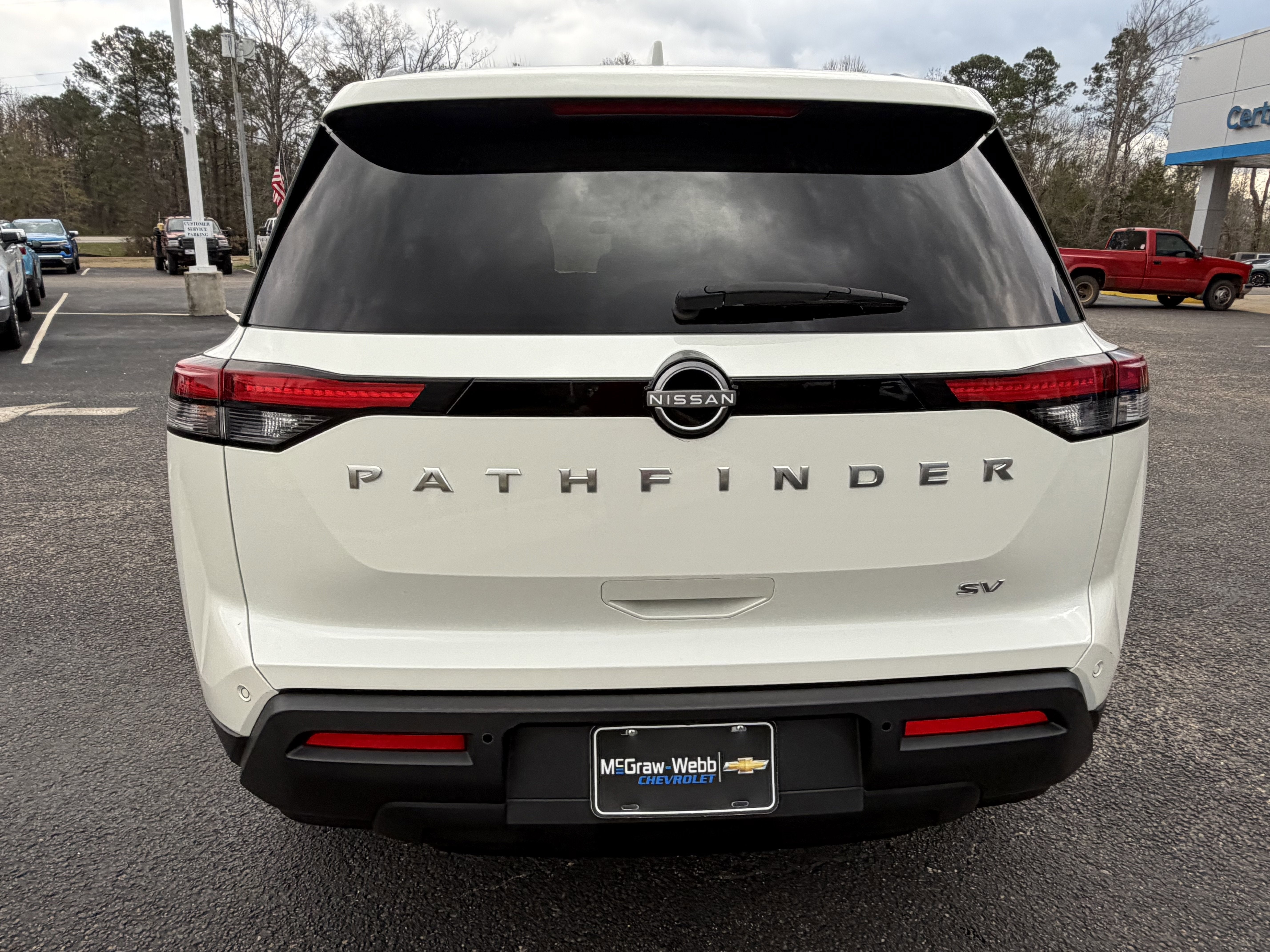 2024 Nissan Pathfinder SV
