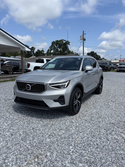 2025 Volvo XC40 Core Bright Theme