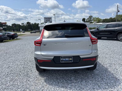 2025 Volvo XC40 Core Bright Theme