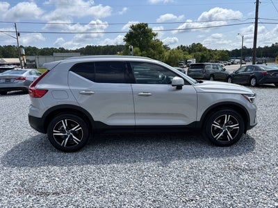 2025 Volvo XC40 Core Bright Theme
