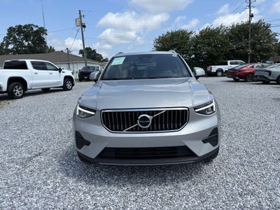 2025 Volvo XC40 Core Bright Theme
